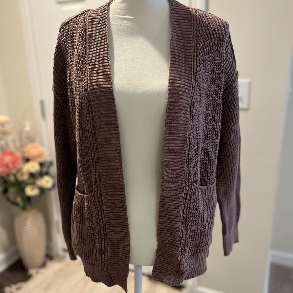 Universal Thread women’s light brown knit cardigan size small